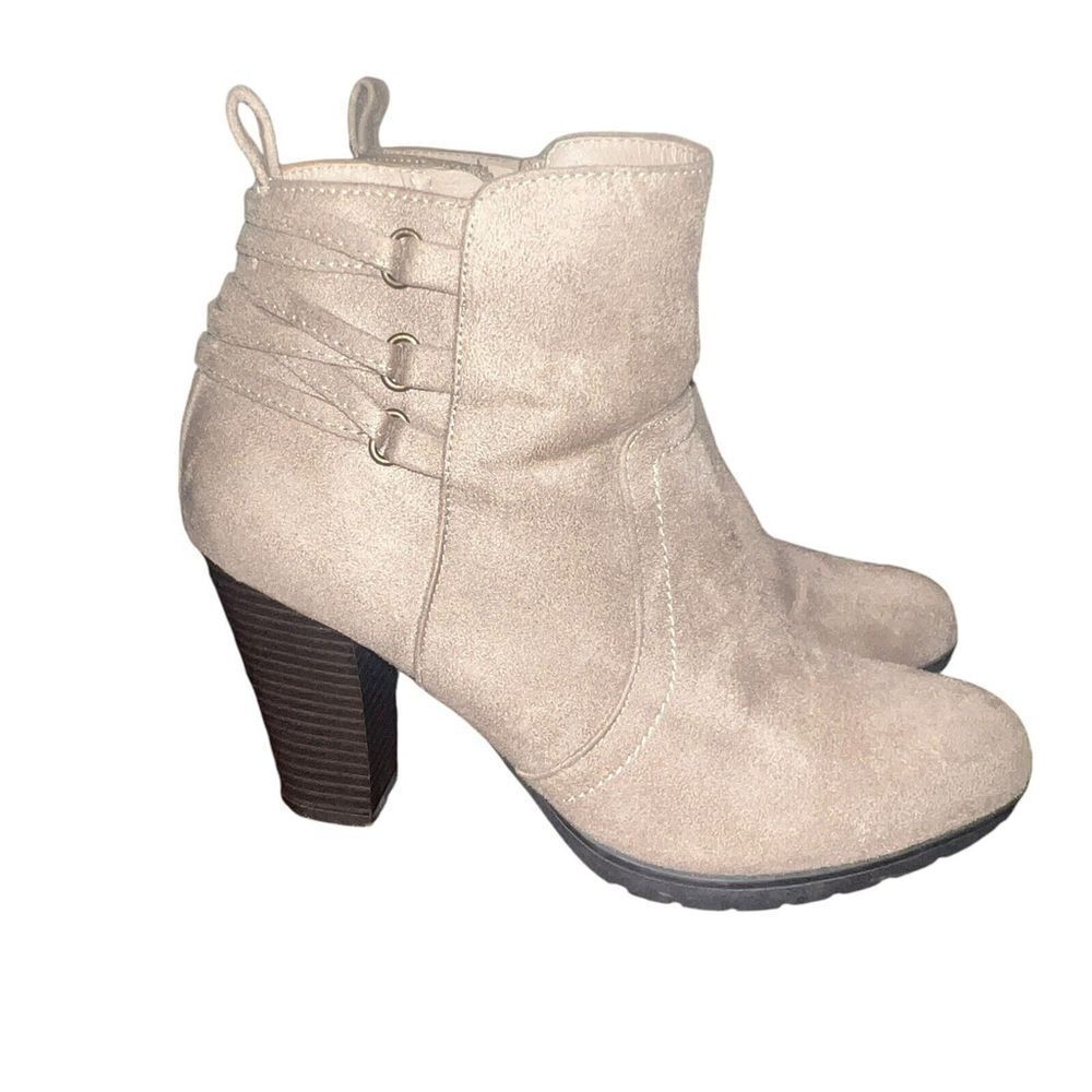 WHITE MOUNTAIN Womens Taupe Serinda Round Toe Stacked Heel Booties 8.5 M